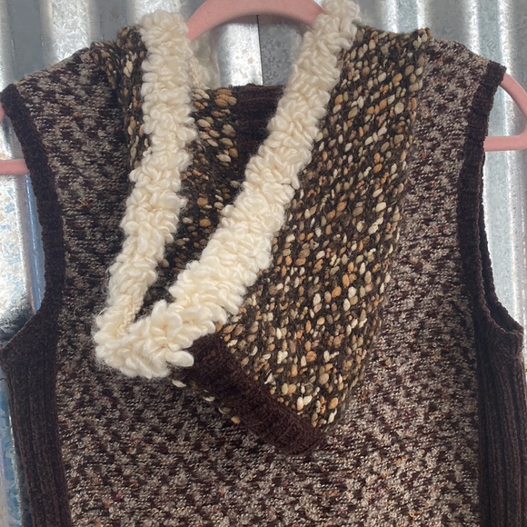 Vintage Curio Boucle Wool Blend Hooded Vest - Picture 6 of 11